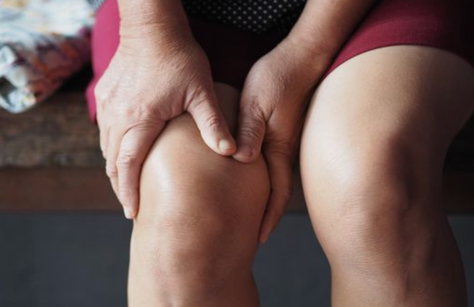 Postpartum knee pain