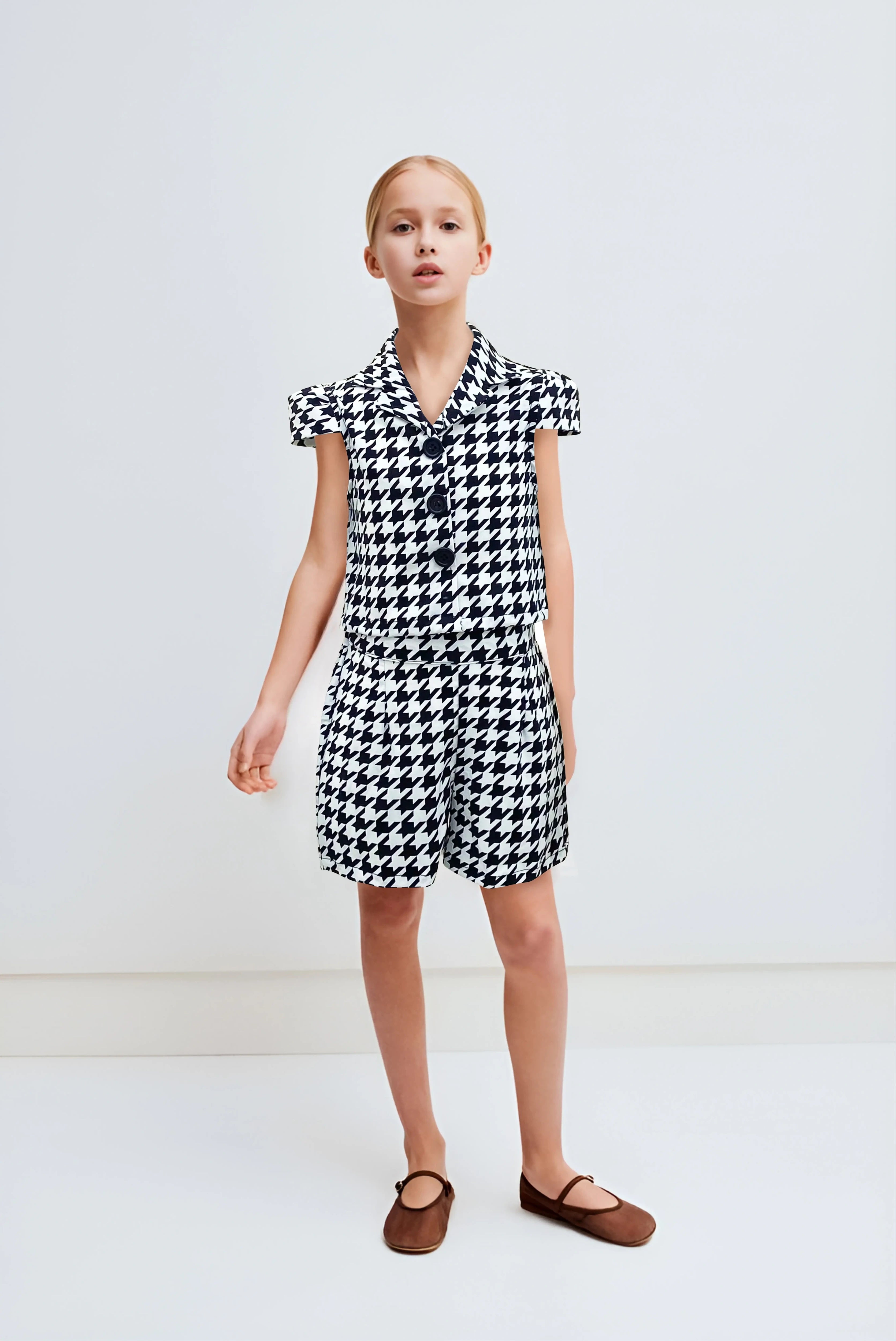 Full front view of trendy houndstooth co-ord set for girls.