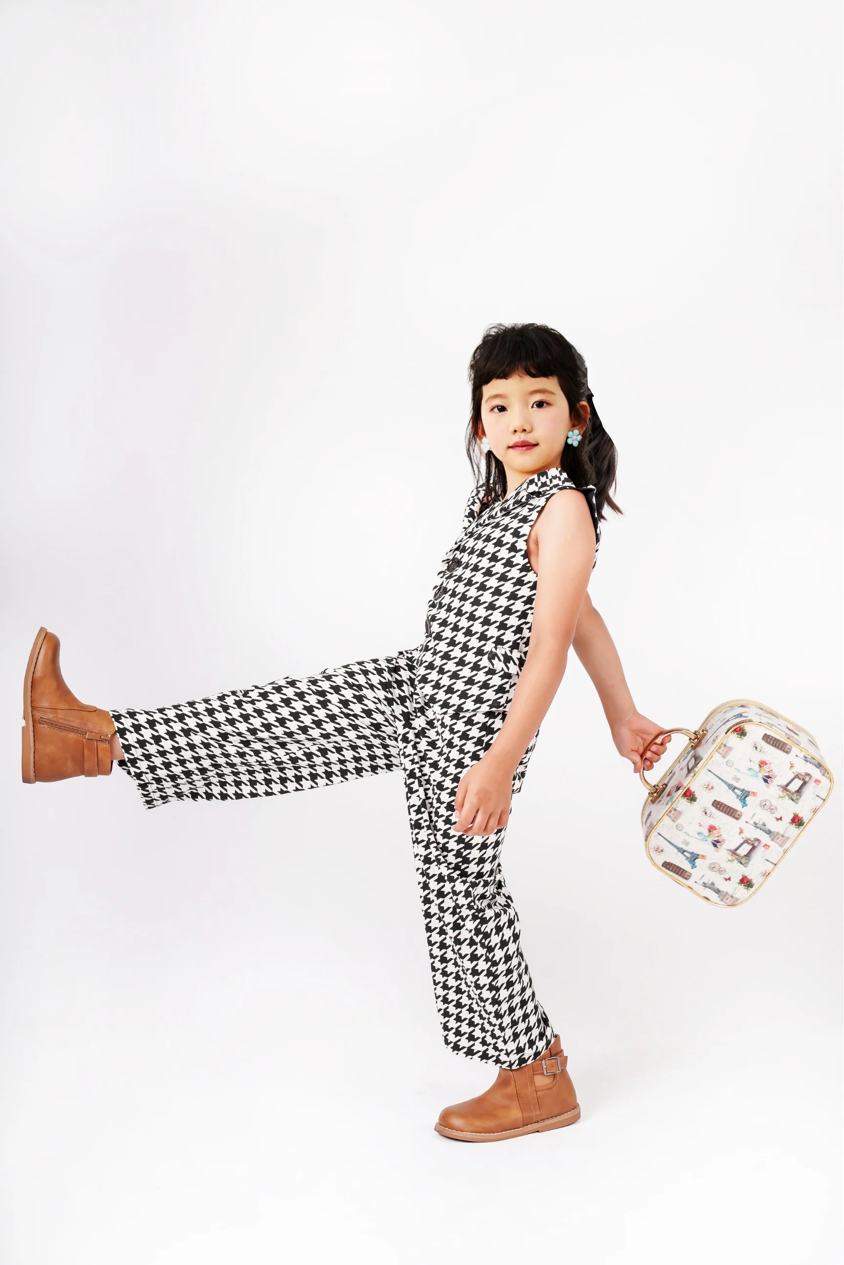 Houndstooth Stylish Co ord sets for Girls Pose 