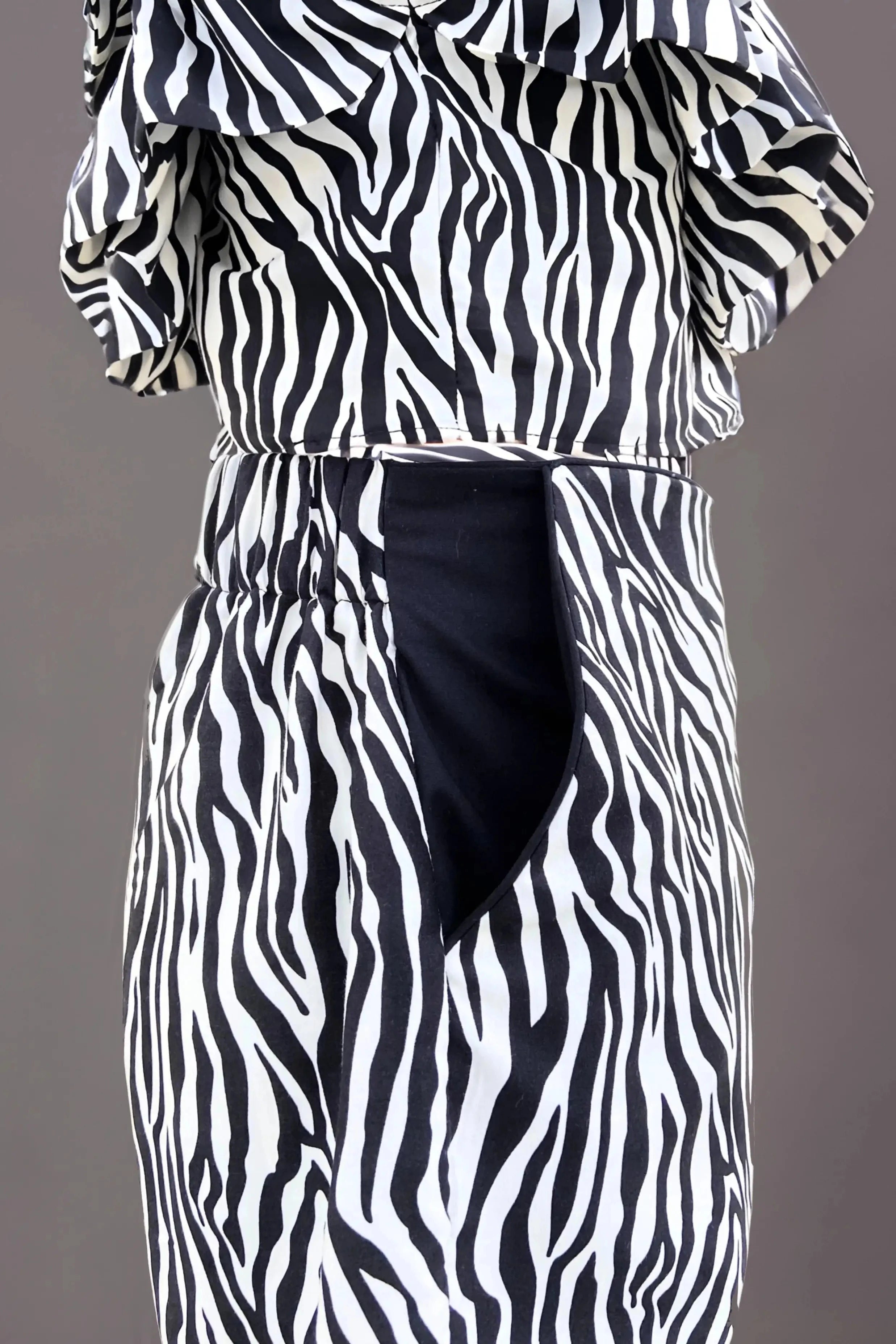 Side view of a Pure Cotton Animal Print Co-ord Set For Girls.